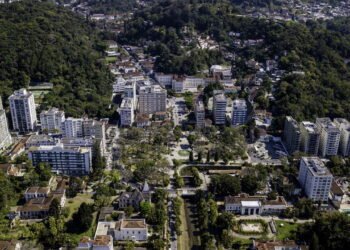 A cidade serrana onde viver bem significa tranquilidade clima ameno e conforto