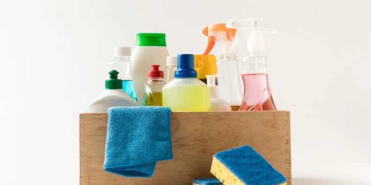 Dicas simples para cortar o gasto com limpeza e manter tudo brilhando