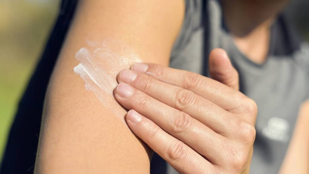 Erro ao passar protetor solar que reduz a proteção e deixa sua pele vulnerável