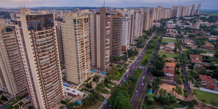 Ribeirão Preto é símbolo de crescimento e bem-estar no interior de São Paulo // Créditos: depositphotos.com / mailsonpignata