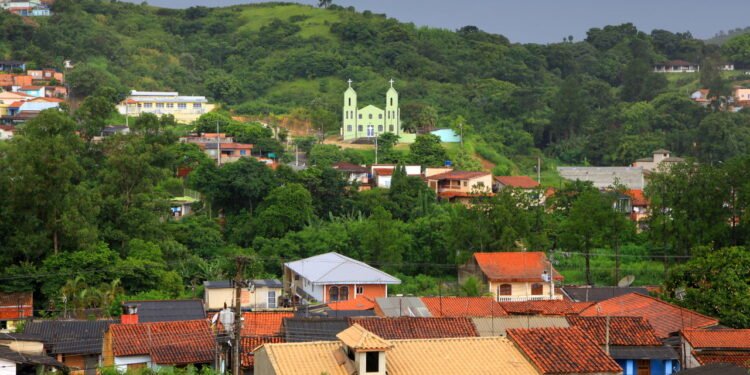 Sorocaba encanta com desenvolvimento moderno e clima acolhedor no interior paulista // Créditos: depositphotos.com / snehitdesign