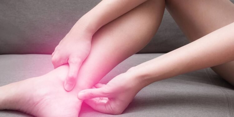 Tendinite de Aquiles - Créditos: depositphotos.com / catinsyrup