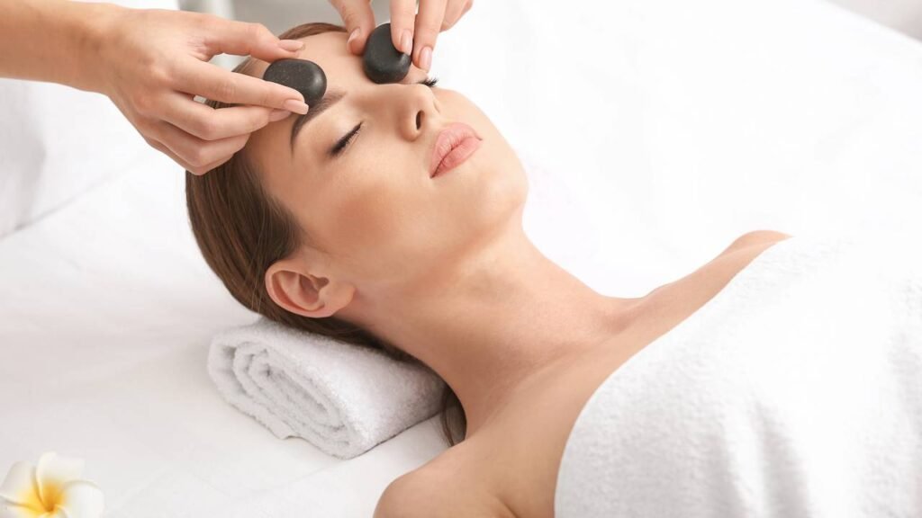 Lifting caseiro com toalha quente entrega pele firme e viçosa em minutos