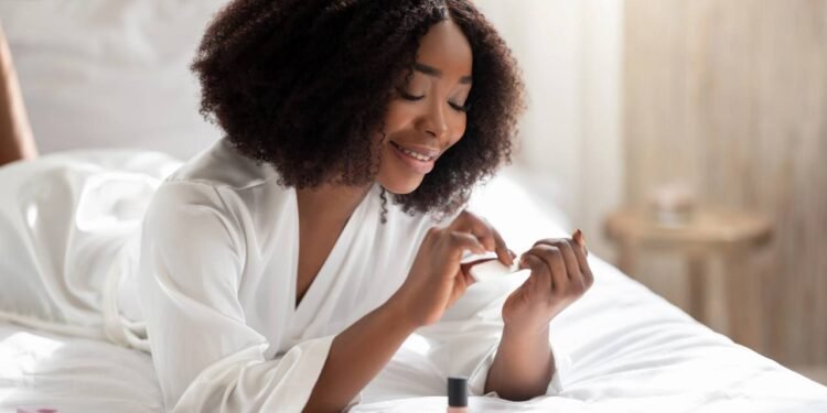 A pele morena e negra tem uma variedade incrível de nuances, do marrom mais claro ao preto mais profundo - Créditos: depositphotos.com / Milkos