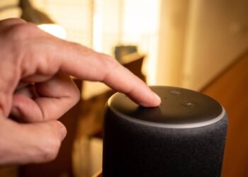 5 funções ‘escondidas’ da Assistente Alexa que você está ignorando e que podem cortar sua conta de luz mais rápido do que você imagina