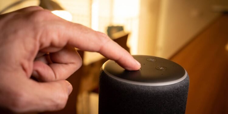 5 funções ‘escondidas’ da Assistente Alexa que você está ignorando e que podem cortar sua conta de luz mais rápido do que você imagina