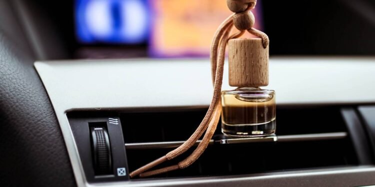 Um truque simples transforma o aroma do carro sem gastar muito