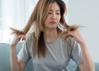 O suplemento queridinho das mulheres acima de 50 anos para fortalecer unhas e cabelos