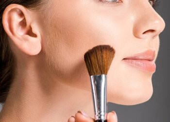 A grande tendência de beleza para um verão leve e iluminado em 2026