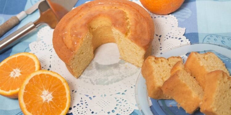 Receita fácil de bolo de laranja no liquidificador