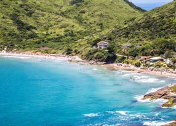 A joia da Região dos Lagos que une atmosfera rústica e elegância em um dos destinos mais desejados do país