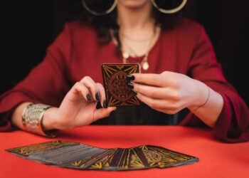 Tarot revela 2026 como o ano das viradas inesperadas; entenda o que muda