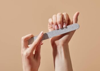 Unha quadrada ou redonda? Escolha o formato ideal para arrasar nas festas de fim de ano