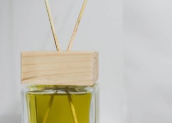 Faça seu próprio difusor caseiro com apenas 3 ingredientes