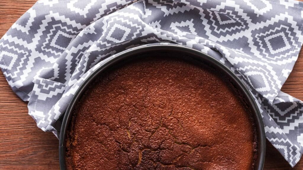 O atributo alt desta imagem está vazio. O nome do arquivo é bolo-de-chocolate_1761950909799-1024x576.jpg