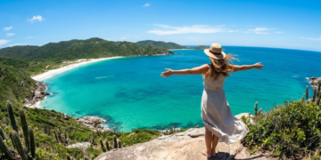 O Caribe Brasileiro que hipnotiza viajantes com azul turquesa e algumas das praias mais desejadas do Rio