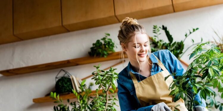 Ter pouco tempo disponível não impede ninguém de ter um cantinho mais verde em casa - Créditos: depositphotos.com / VitalikRadko