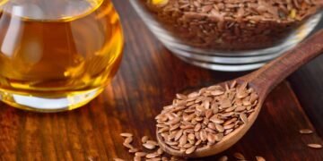 Linhaça emagrece? Veja como a semente aumenta a saciedade na dieta