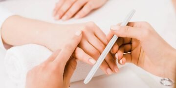 Como lixar as unhas sem quebrar e deixá-las ainda mais fortes e bonitas