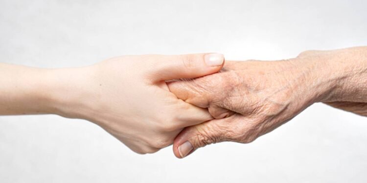 As manchas de idade vão desaparecer rápido quando você passar isso na pele