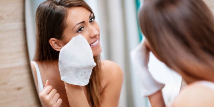 Vários sinais do mercado de beleza sugerem que a maquiagem leve e natural deve se fortalecer em 2026 - Créditos: depositphotos.com / MilanMarkovic