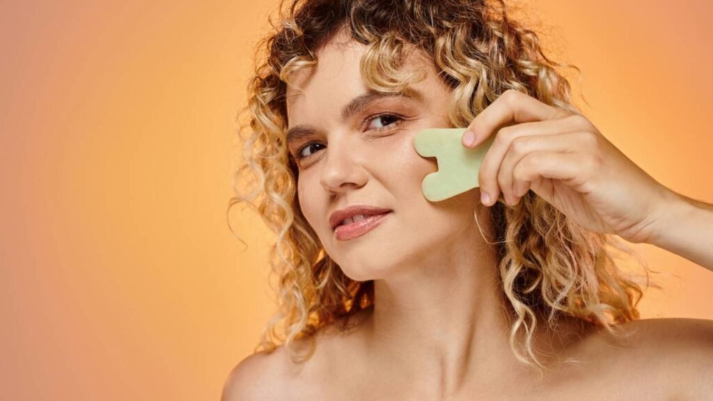 Por que tantas mulheres estão abandonando o botox por essa técnica natural