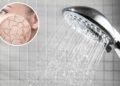 Um hábito comum no banho pode estar por trás do ressecamento e das manchas na pele