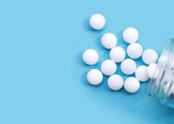 Essa mistura de naftalina e amaciante é o segredo da minha avó contra traças e mofo