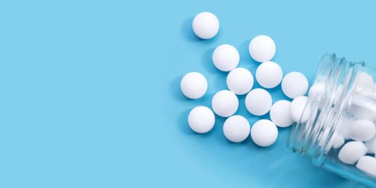 Essa mistura de naftalina e amaciante é o segredo da minha avó contra traças e mofo