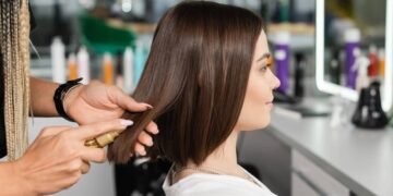 Pare de sofrer com o frizz e pontas duplas usando este produto acessível e poderoso