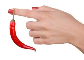 Como plantar pimenta dedo-de-moça em casa e ter frutos sempre frescos