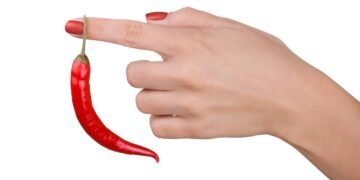 Como plantar pimenta dedo-de-moça em casa e ter frutos sempre frescos