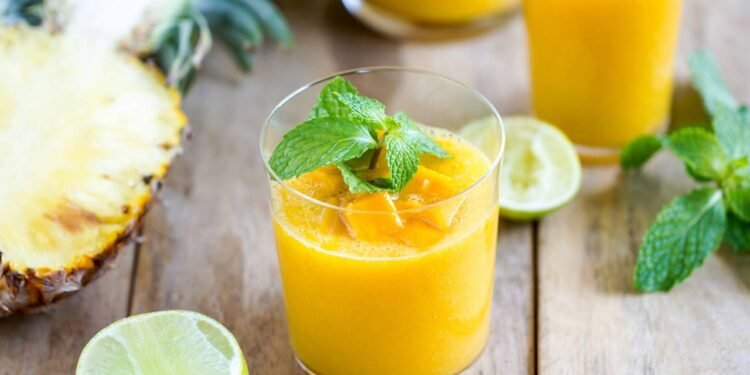 Essa fruta reúne características que ajudam o corpo a eliminar o excesso de água de forma mais equilibrada - Créditos: depositphotos.com / vanillaechoes