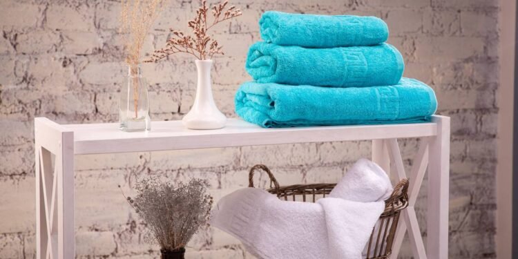 Veja como lavar suas toalhas do jeito certo e deixar elas macias de novo