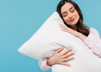 É só jogar SAL no seu travesseiro velho e ver o milagre acontrecer!