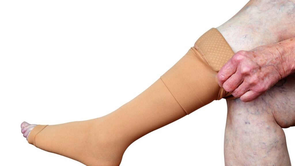 Ficar sentado por longos períodos pode aumentar risco de trombose depois dos 45, segundo especialistas