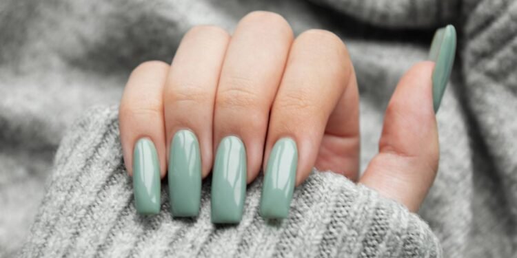 Conquiste unhas grandes em apenas 3 dias com essa receita de dois ingredientes