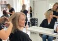 O corte médio feminino combina com todos os tipos de cabelo