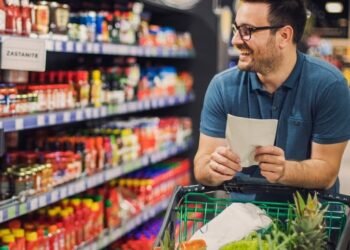 Segundo a psicologia, pessoas que ainda escrevem listas de tarefas à mão em vez de usar o celular geralmente apresentam estas 9 características distintas.