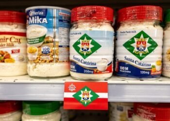 Santa Catarina proíbe leite em pó importado e medida promete mudar o mercado, proteger produtores e mexer no bolso do consumidor