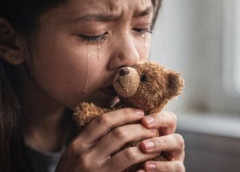 Por que um cheiro pode te fazer chorar? A ciência explica como o olfato ativa lembranças profundas em segundos