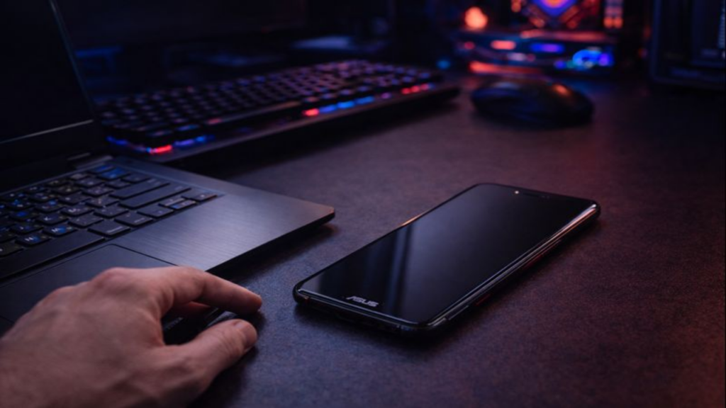 Asus confirma saída do mercado de celulares em 2026