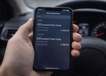 Cobrança indevida em restaurante gera alerta de segurança