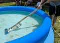 Limpar piscina ficou mais fácil e barato