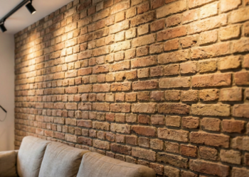 Tijolinho aparente virou queridinho da arquitetura urbana