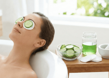 Clareia ou só hidrata? A verdade sobre essa receita caseira que promete sumir com o inchaço