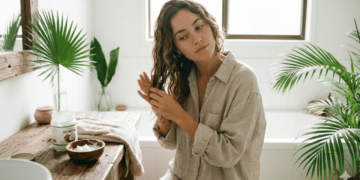 Como usar óleo de coco para hidratar e proteger cabelos secos e cacheados de forma profissional