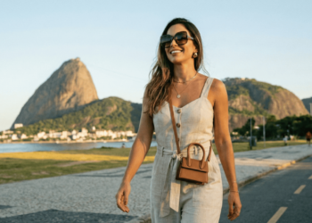 Clutch ou mini bag: veja as diferenças e saiba qual escolher para o evento