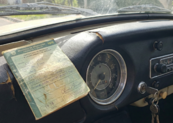 Quem tem carro antigo precisa ficar atento ao que muda em 2026