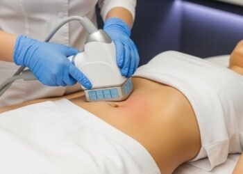 Você pode eliminar gordura localizada sem cirurgia: veja como a criolipólise destrói células de gordura com frio e segurança médica